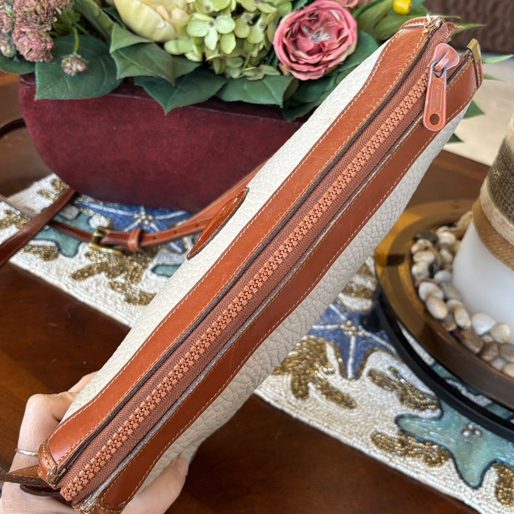 Vintage Dooney & Bourke All-Weather Pebbled Leather Zippered Crossbody Purse 80s - Picture 10 of 16
